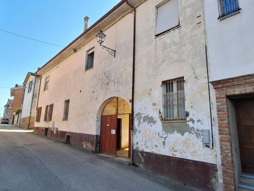 Casa indipendente a Castagnole monferrato in Via Cavour, N. 4 - Foto 2