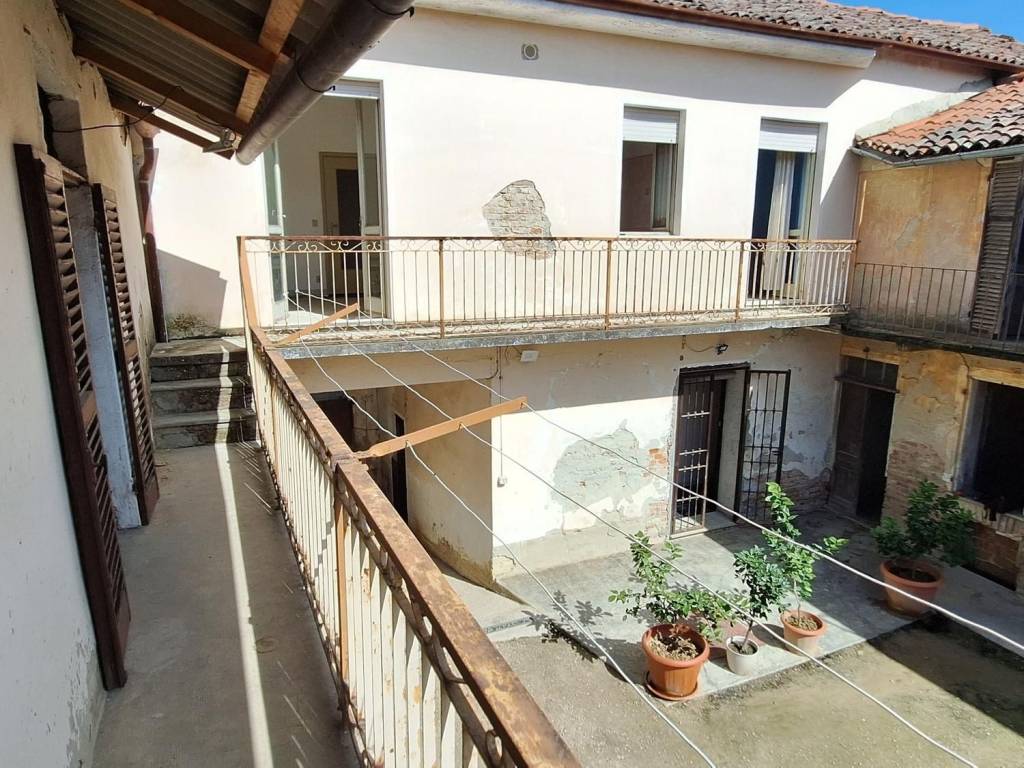 Casa indipendente a Castagnole monferrato in Via Cavour, N. 4 - Foto 5