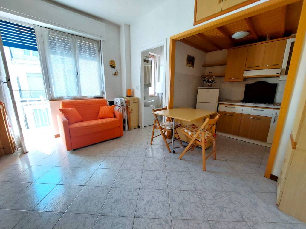 Appartamento a Diano marina in Via dei Garofani, 31 - Foto 3