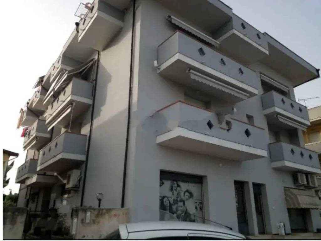 Appartamento a Roseto degli abruzzi in Via Nazionale - Foto 4