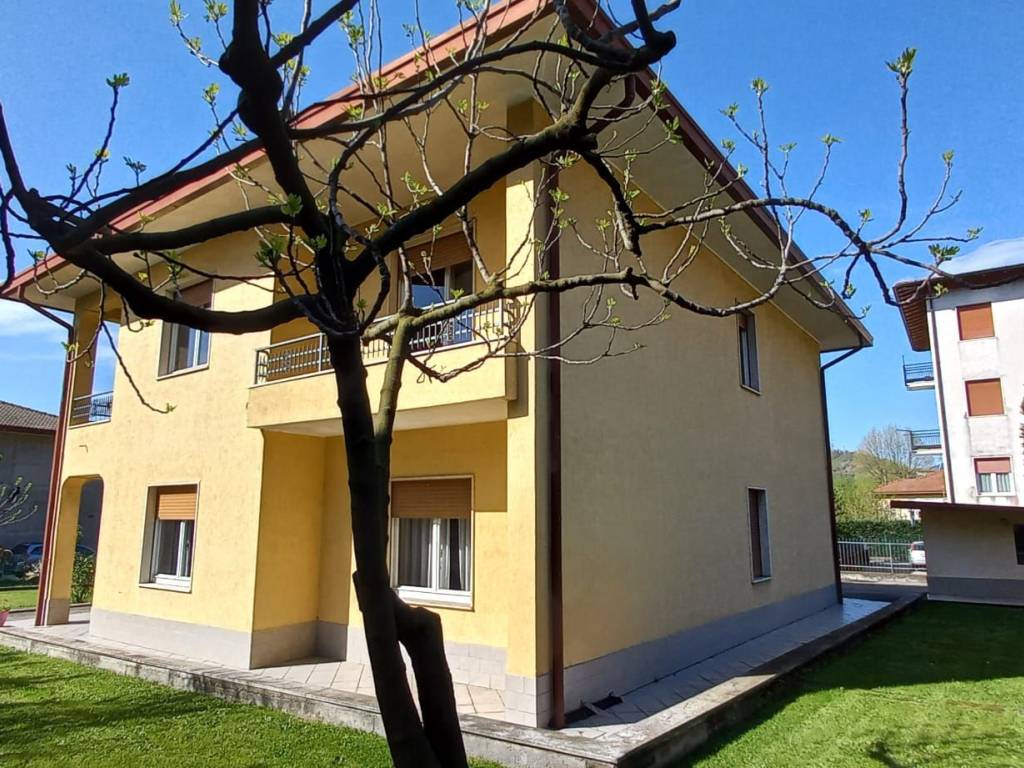 Villa a Cittiglio in Via Giuseppe Garibaldi - Foto 3