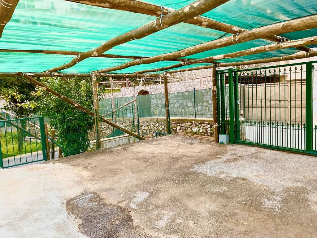 Box / garage a Vico equense in Via Raffaele Bosco, 913 - Foto 2
