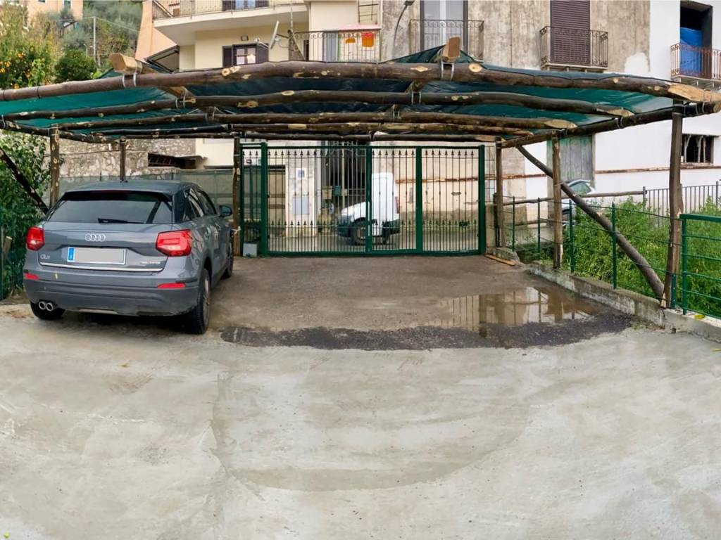 Box / garage a Vico equense in Via Raffaele Bosco, 913 - Foto 4