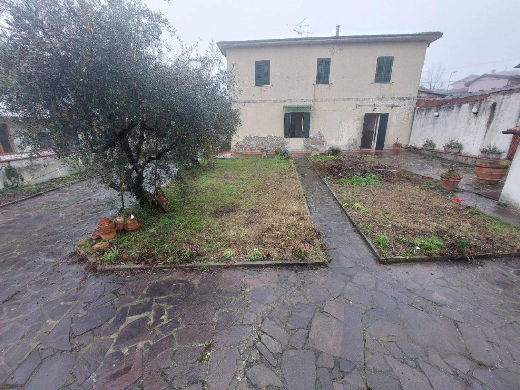 Villa a Castelfranco piandisco in Via delle Case Nuove - Foto 2