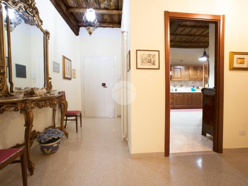 Appartamento a Viterbo in Piazza Mariano Buratti - Foto 5