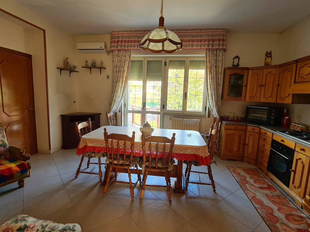 Casa indipendente a Montesarchio in Via Fizzo - Foto 2