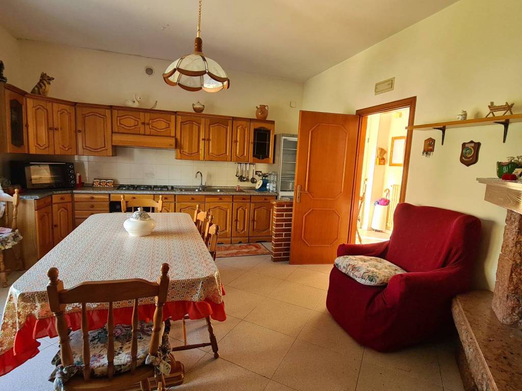 Casa indipendente a Montesarchio in Via Fizzo - Foto 3