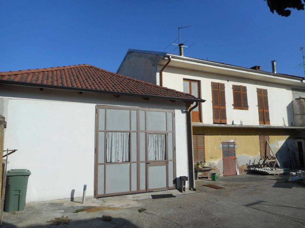 Villa a Tronzano vercellese in Via per Santhià, 34 - Foto 2
