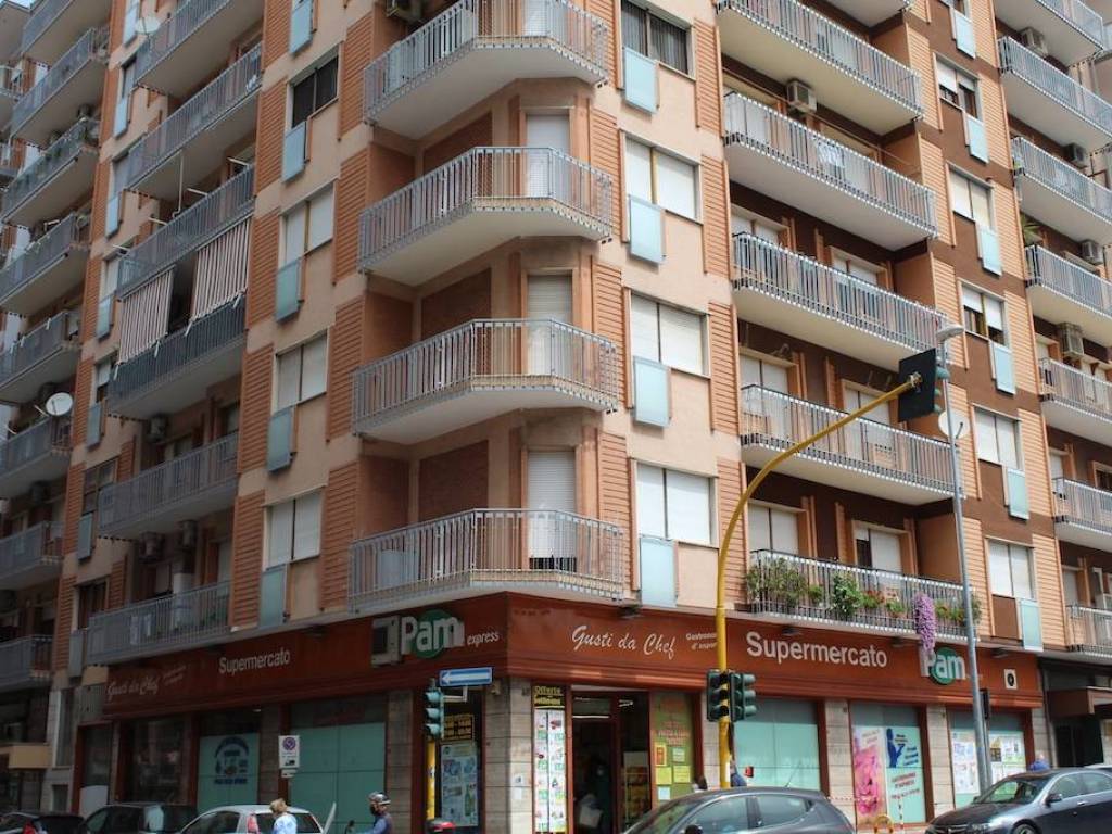 Appartamento a Taranto in Via Umbria, 57 - Foto 2