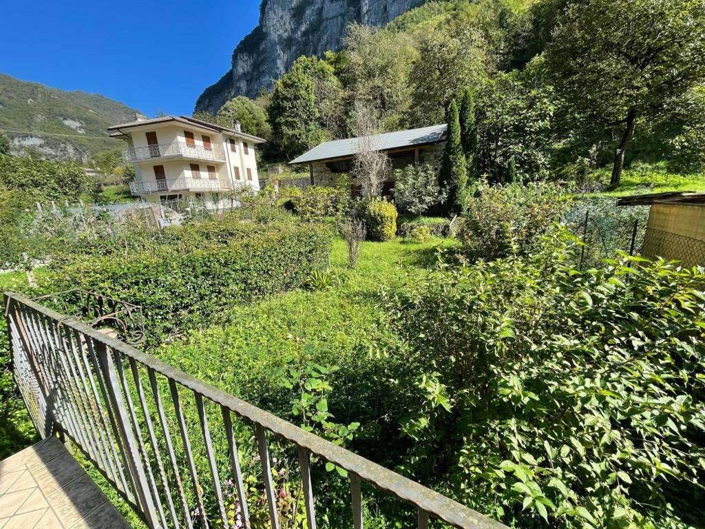 Villa a Valbrenta in via Vittorio Veneto, 47 - Foto 3