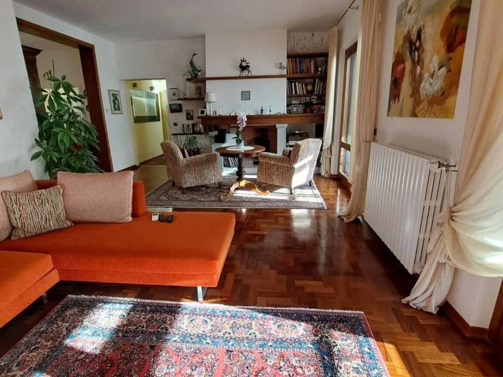 Villa a Montecatini-terme in Via Vincenzo Bellini S.N.C. - Foto 3