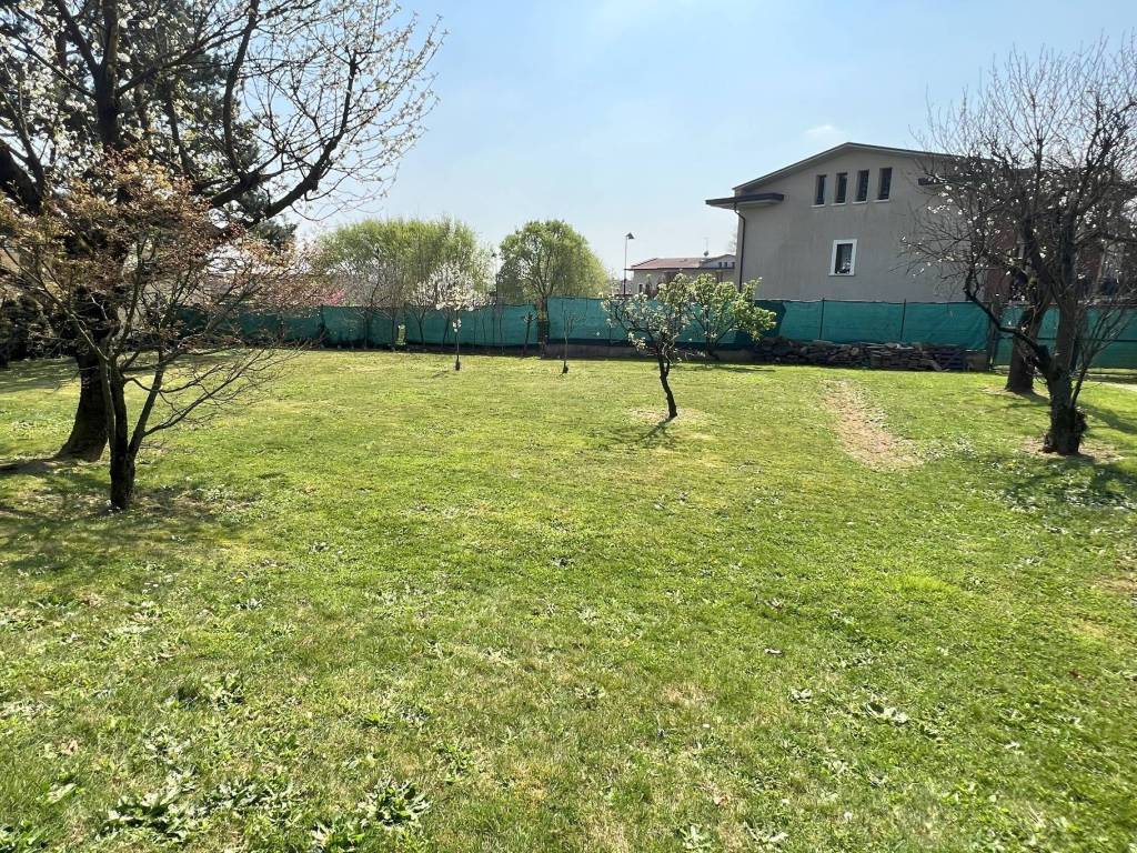 Terreno a Montevecchia in Via del Brughè - Foto 3