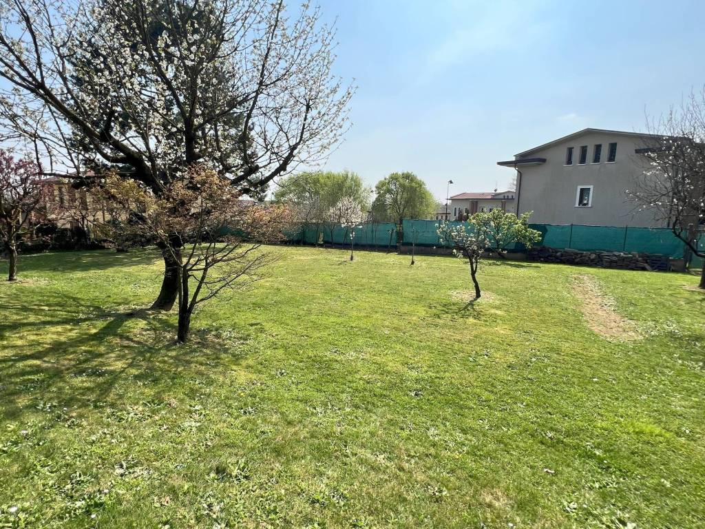 Terreno a Montevecchia in Via del Brughè - Foto 4