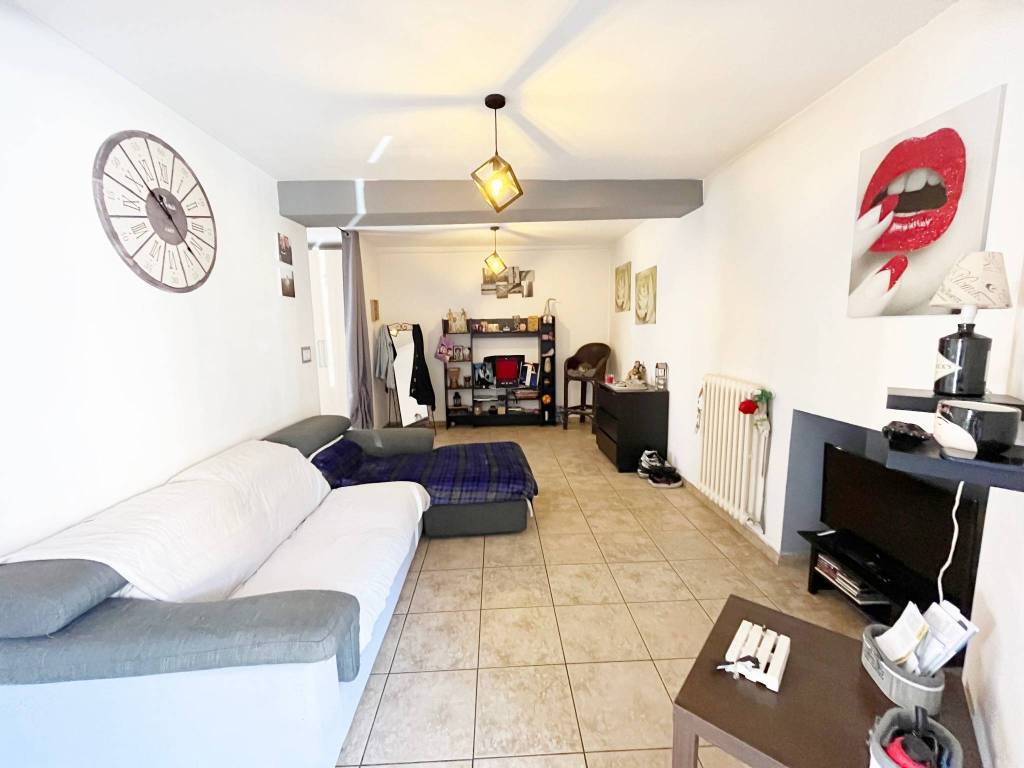 Appartamento a Castelletto sopra ticino in Via Antonio Gramsci - Foto 4