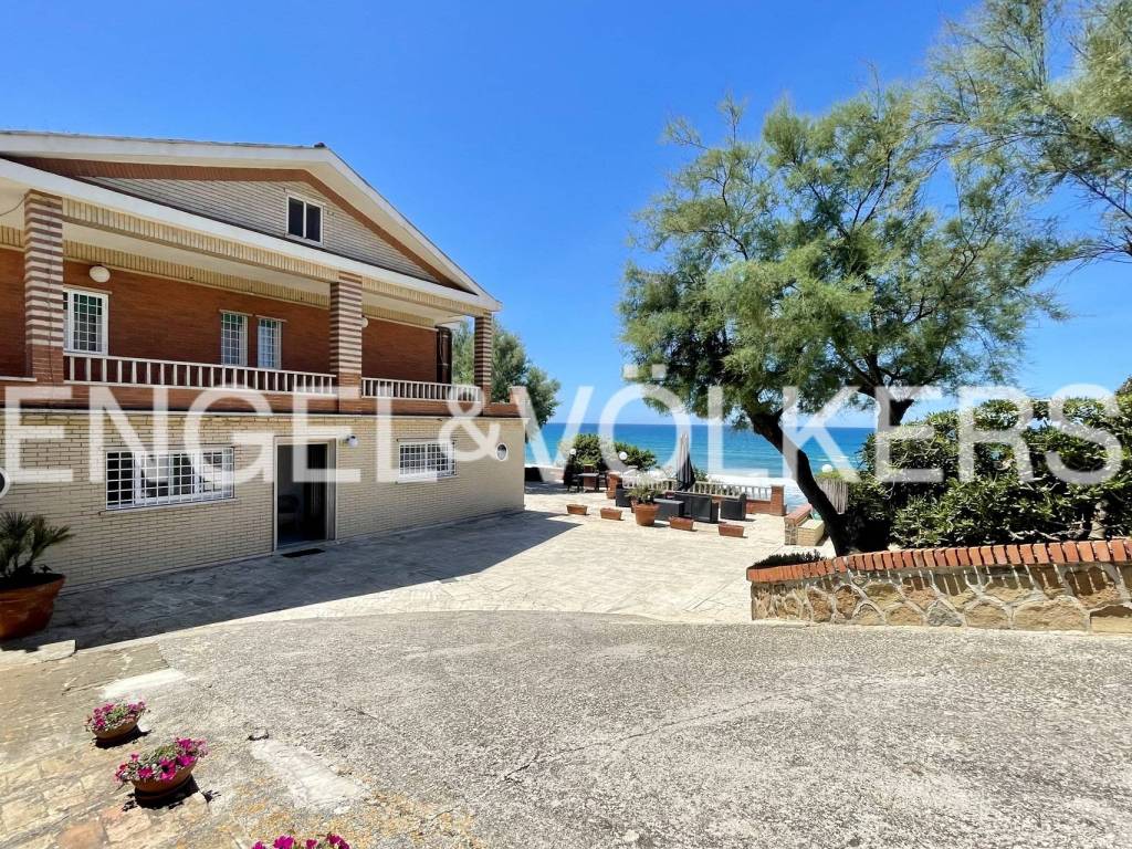 Villa a Sabaudia in Strada Lungomare Pontino - Foto 3