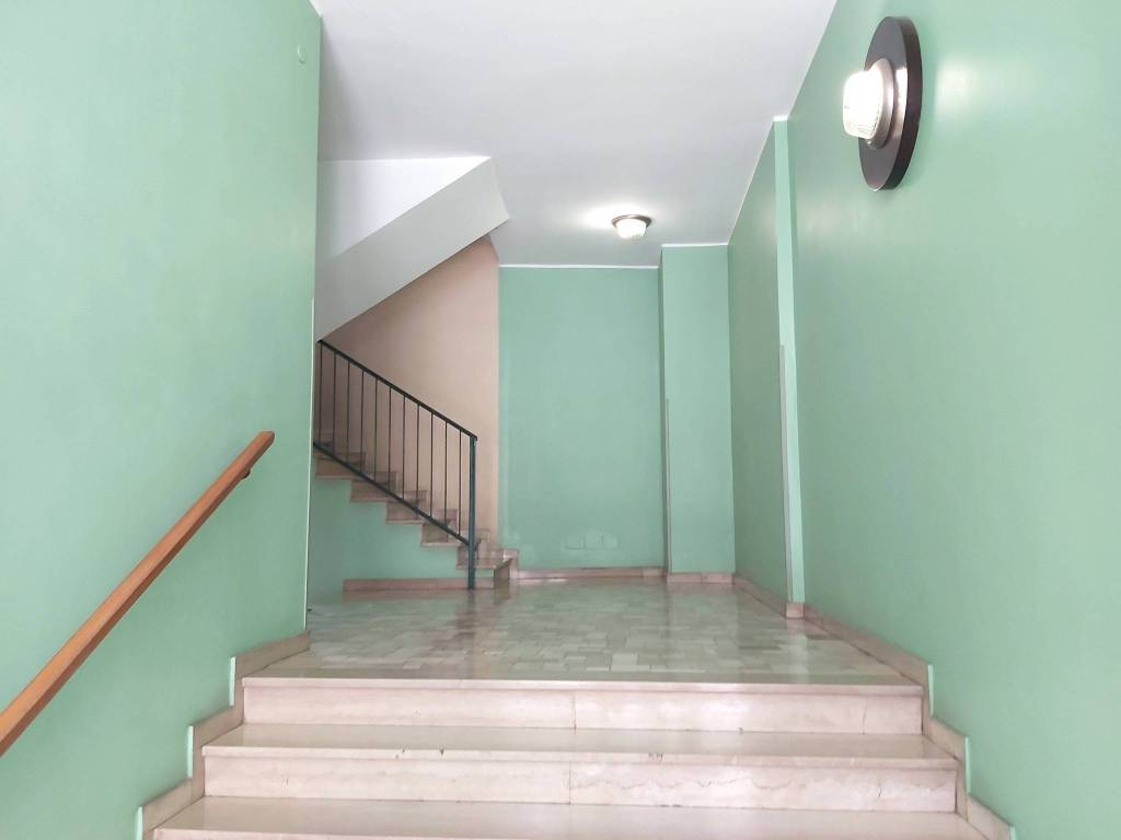 Appartamento a Tradate in Via Dante Alighieri, 2 - Foto 2