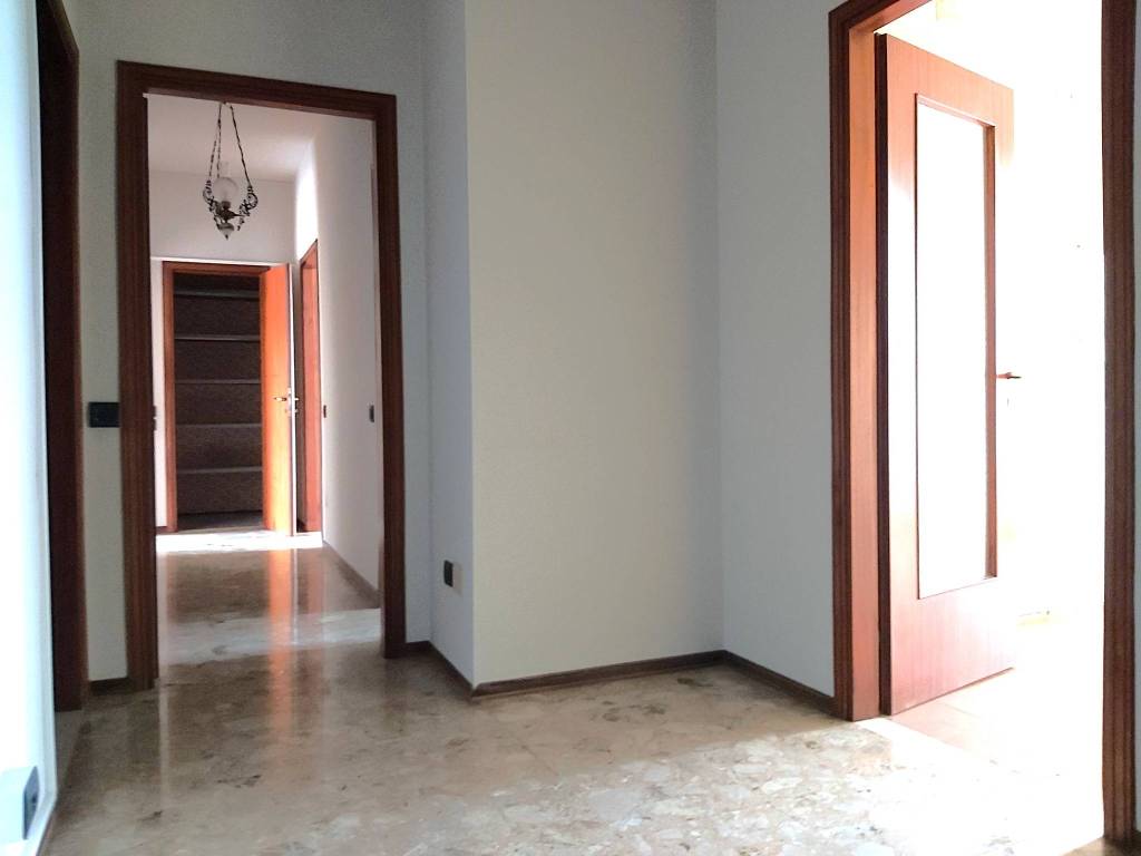 Appartamento a Tradate in Via Dante Alighieri, 2 - Foto 5