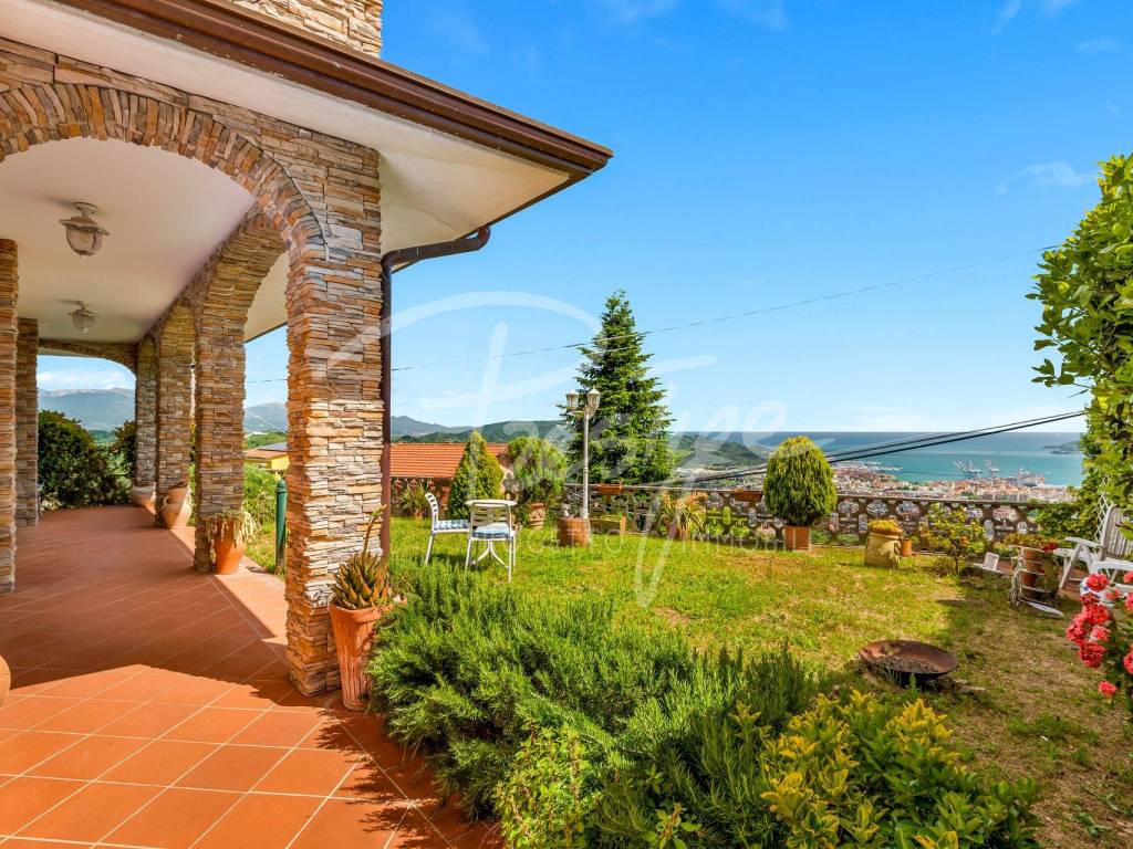 Villa a La spezia in Via dei Pilastri, 11 - Foto 4