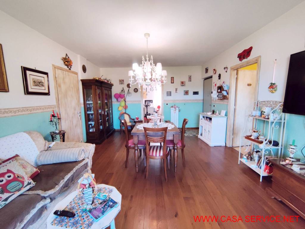 Villa a Montevarchi in Via della Ginestra - Foto 2