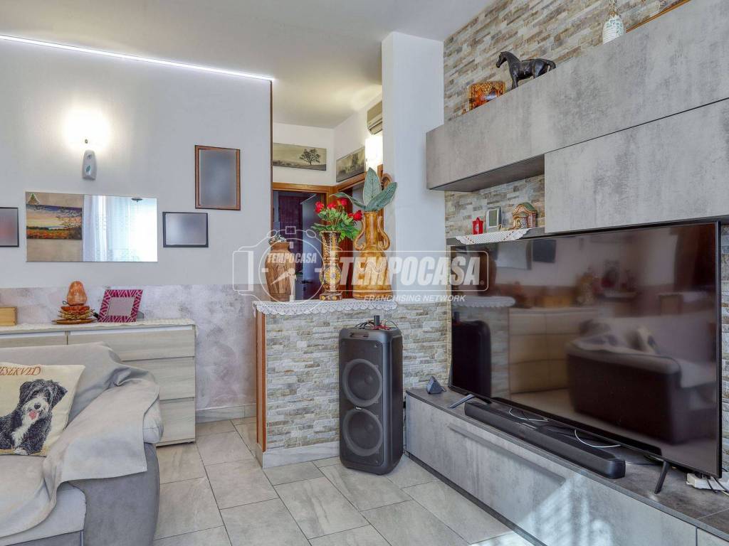 Appartamento a Induno olona in Via Dobbiaco - Foto 3