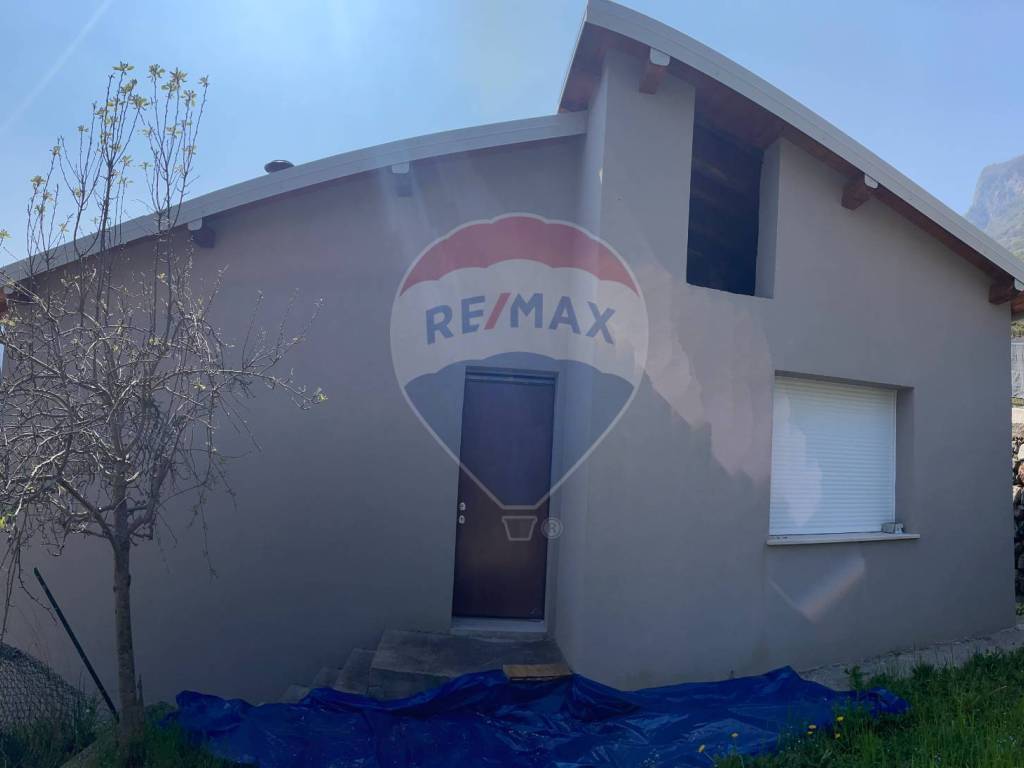 Villa a Idro in Via Giacomo Surpi, 1 - Foto 3