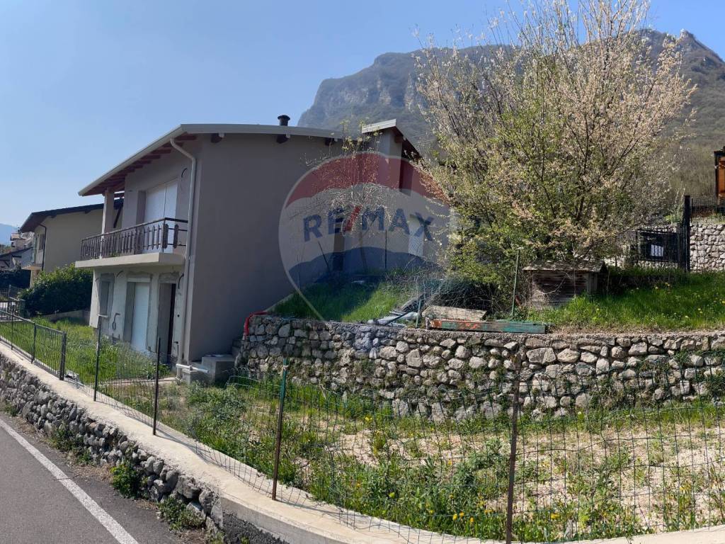 Villa a Idro in Via Giacomo Surpi, 1 - Foto 4