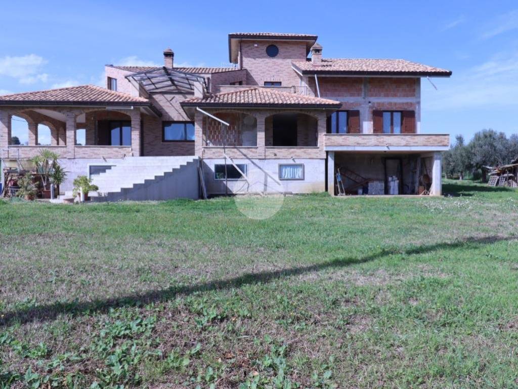 Casa indipendente a Giulianova in Via Per Mosciano, 94 - Foto 3