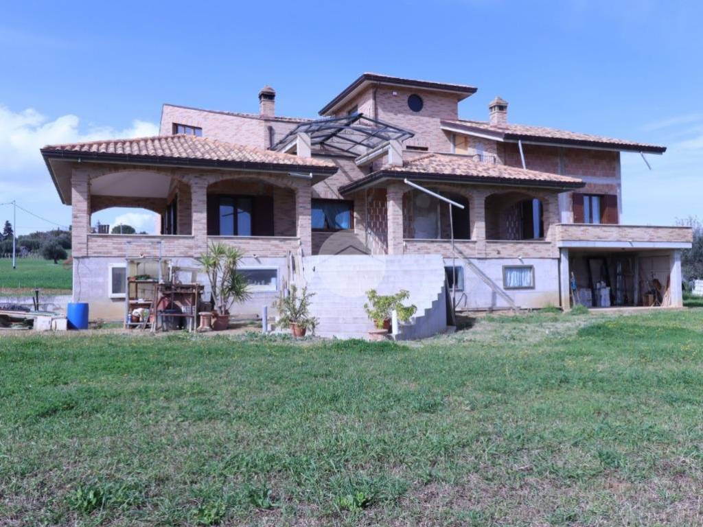 Casa indipendente a Giulianova in Via Per Mosciano, 94 - Foto 4