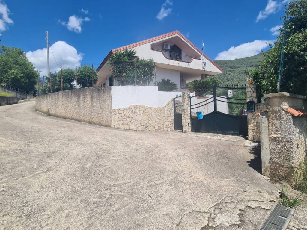 Villa a Giffoni sei casali in Via Area Serre - Foto 2