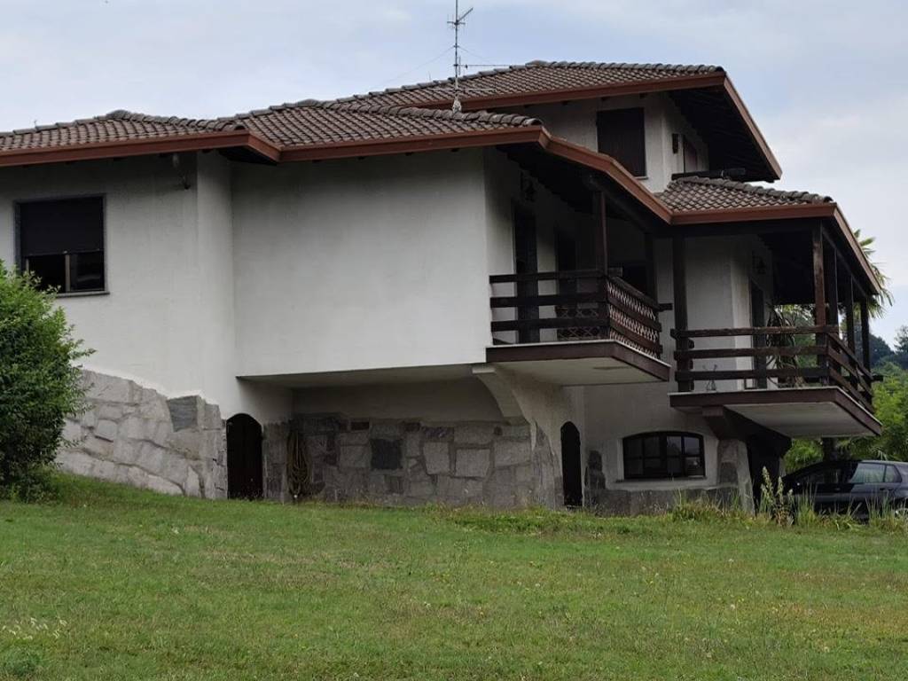 Villa a Arizzano in Via degli Alpini - Foto 2