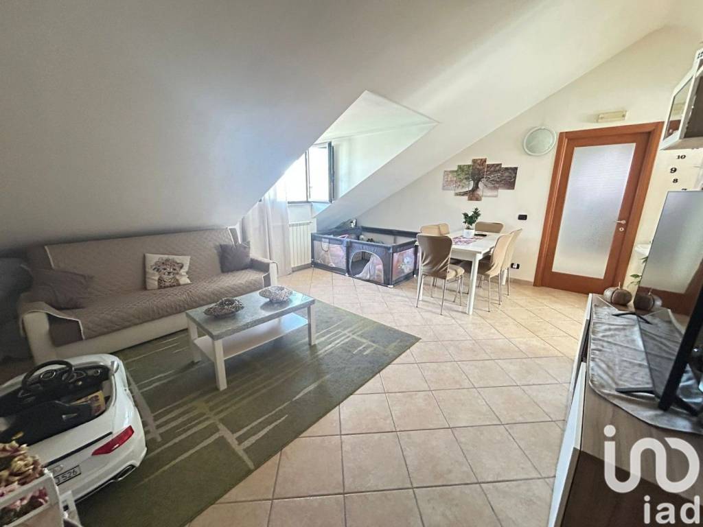 Attico / mansarda a San nicola la strada in Via Grotta - Foto 2