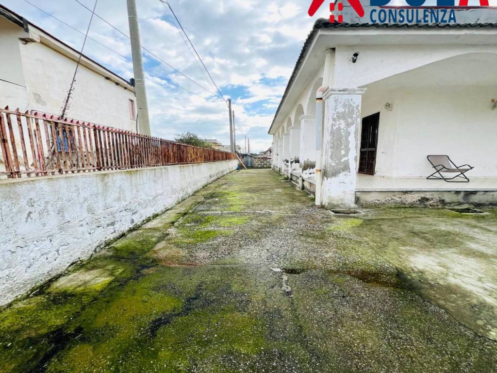 Villa a Castel volturno in Viale Antonio Gramsci - Foto 3