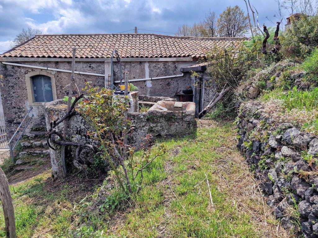 Villa a Piedimonte etneo in Via Grotta Nicodemo, 20 - Foto 2