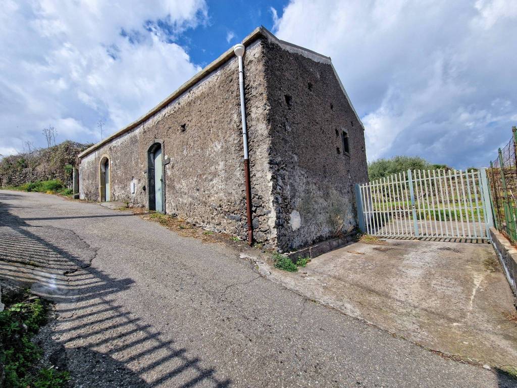 Villa a Piedimonte etneo in Via Grotta Nicodemo, 20 - Foto 3