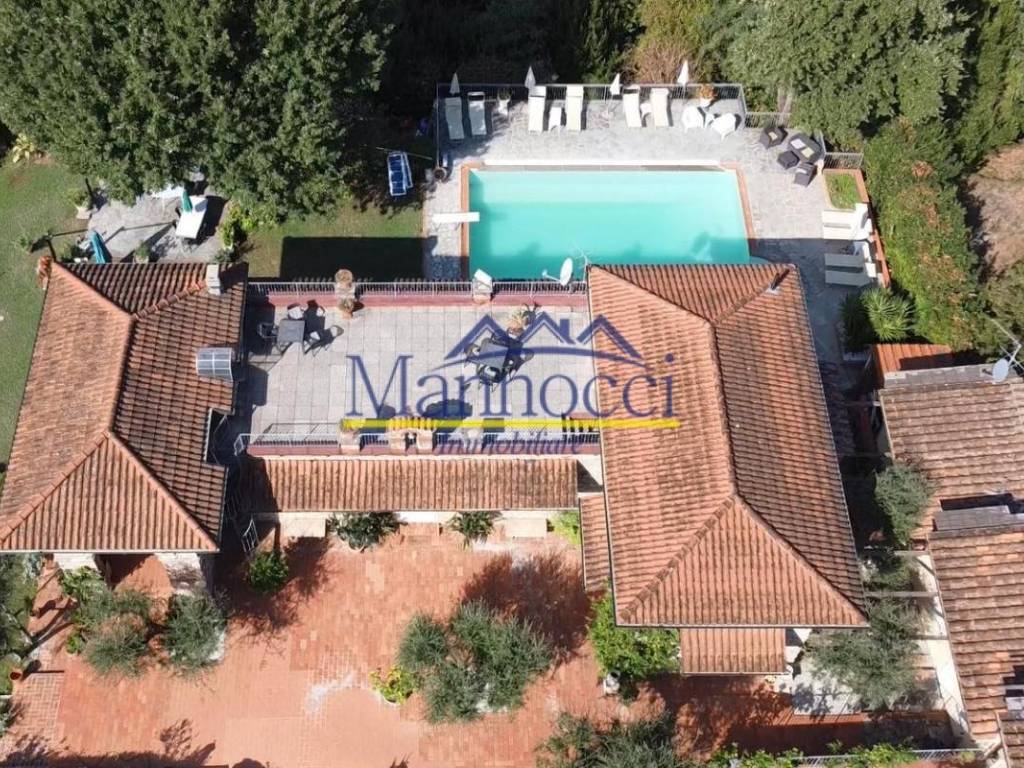 Villa a Monsummano terme in Piazza Giuseppe Giusti - Foto 3