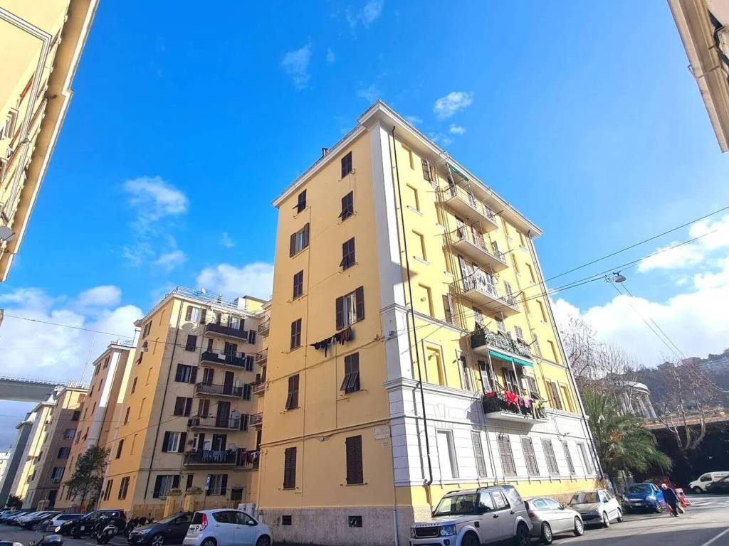 Appartamento a Genova in Via Enrico Porro - Foto 2