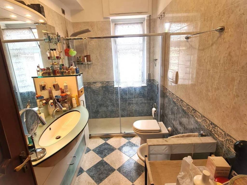 Appartamento a Genova in Via Bartolomeo Carrea - Foto 4