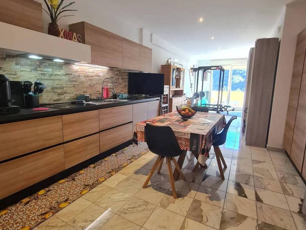 Appartamento a Genova in Via Tre Pini - Foto 3