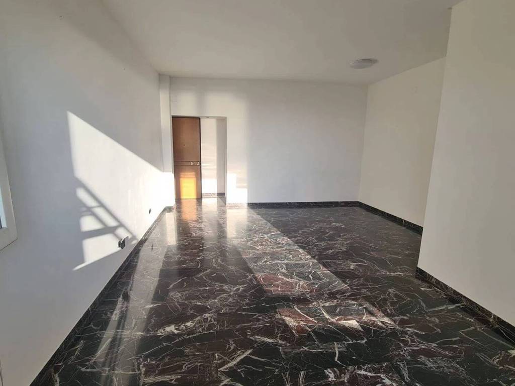 Appartamento a Genova in Via Gian Battista Monti - Foto 5