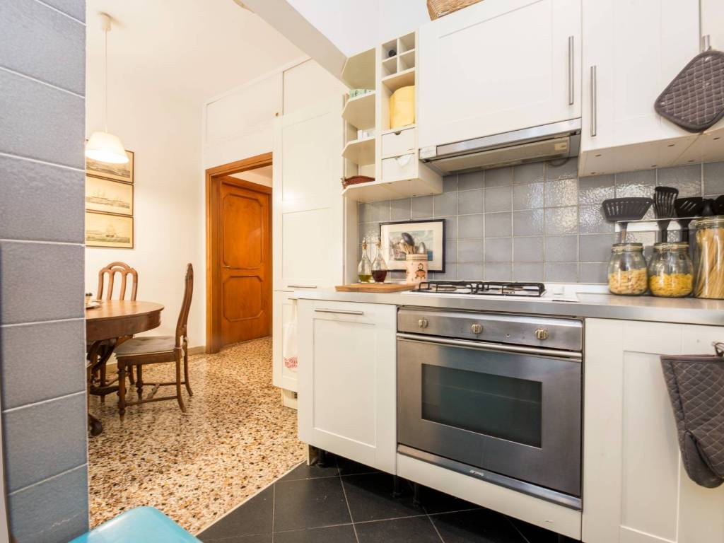 Appartamento a Genova in Piazza di Santa Maria in Via Lata - Foto 4