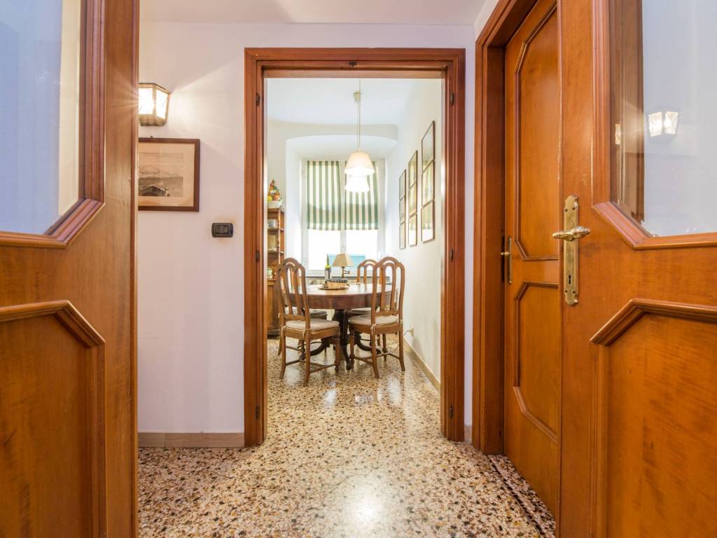 Appartamento a Genova in Piazza di Santa Maria in Via Lata - Foto 5