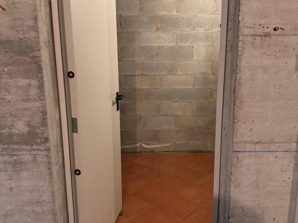 Box / garage a Comabbio in Via Sotto Campagna, 75 - Foto 4