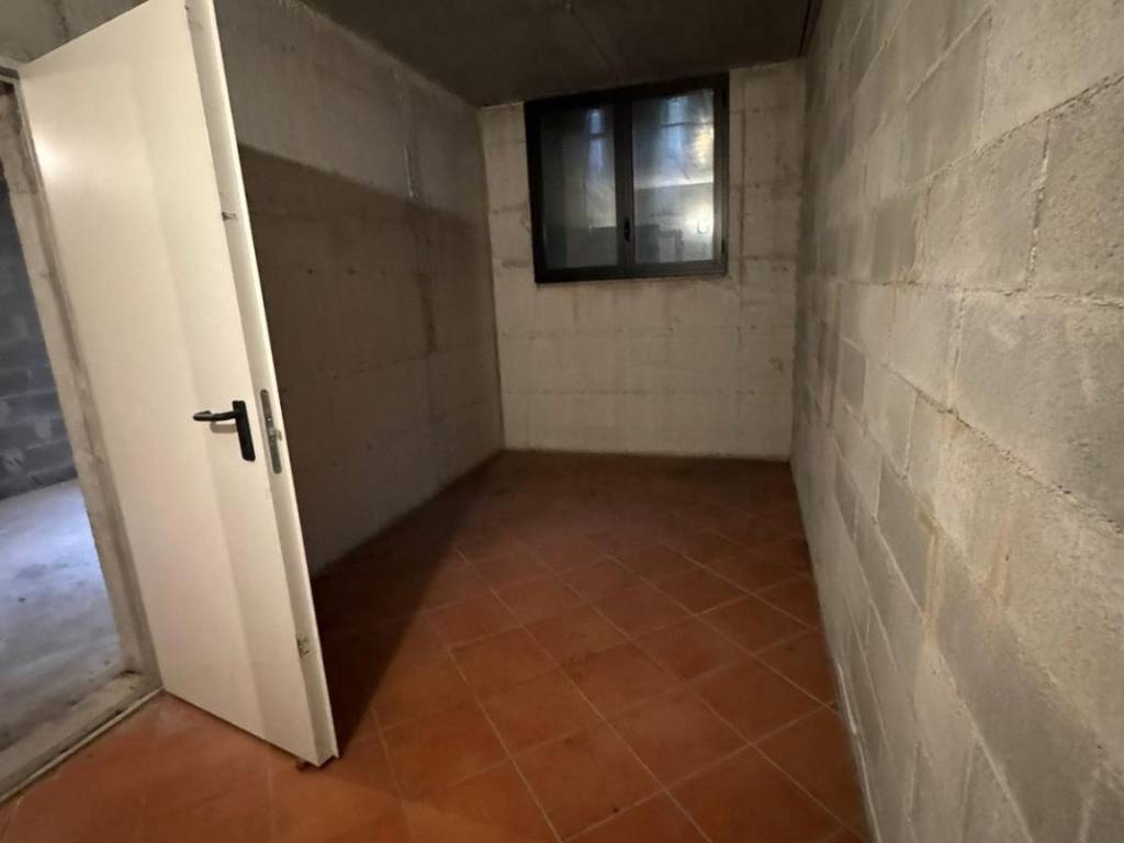 Box / garage a Comabbio in Via Sotto Campagna, 75 - Foto 5