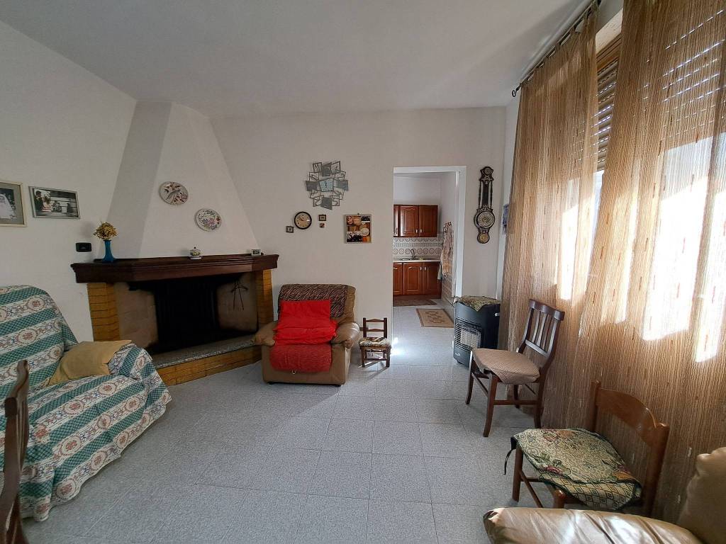 Casa indipendente a Villaurbana in Via Eleonora d'Arborea, 32 - Foto 3