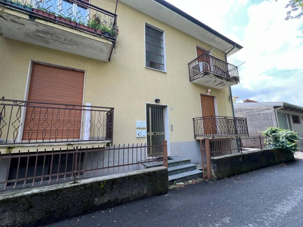 Appartamento a Cantù in Via Tito Speri - Foto 2