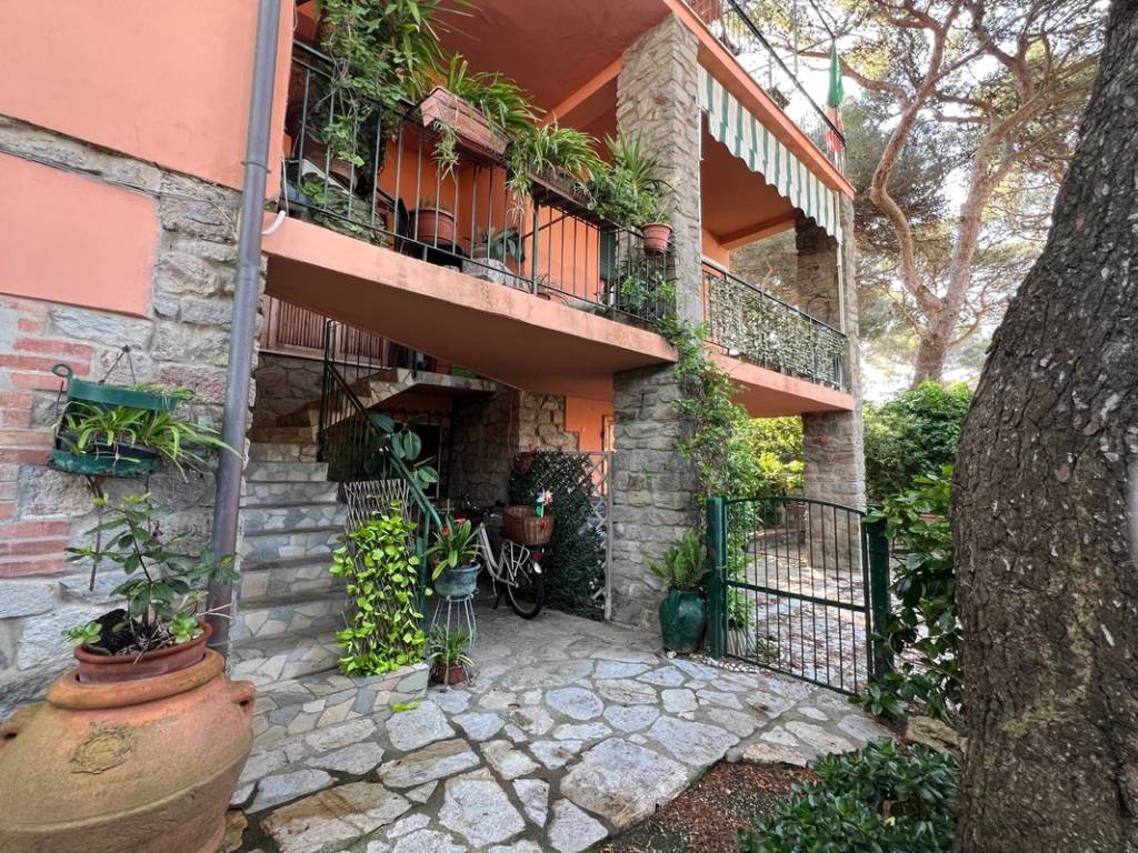 Appartamento a Rosignano marittimo in Via Generale Orlando Lorenzini - Foto 2