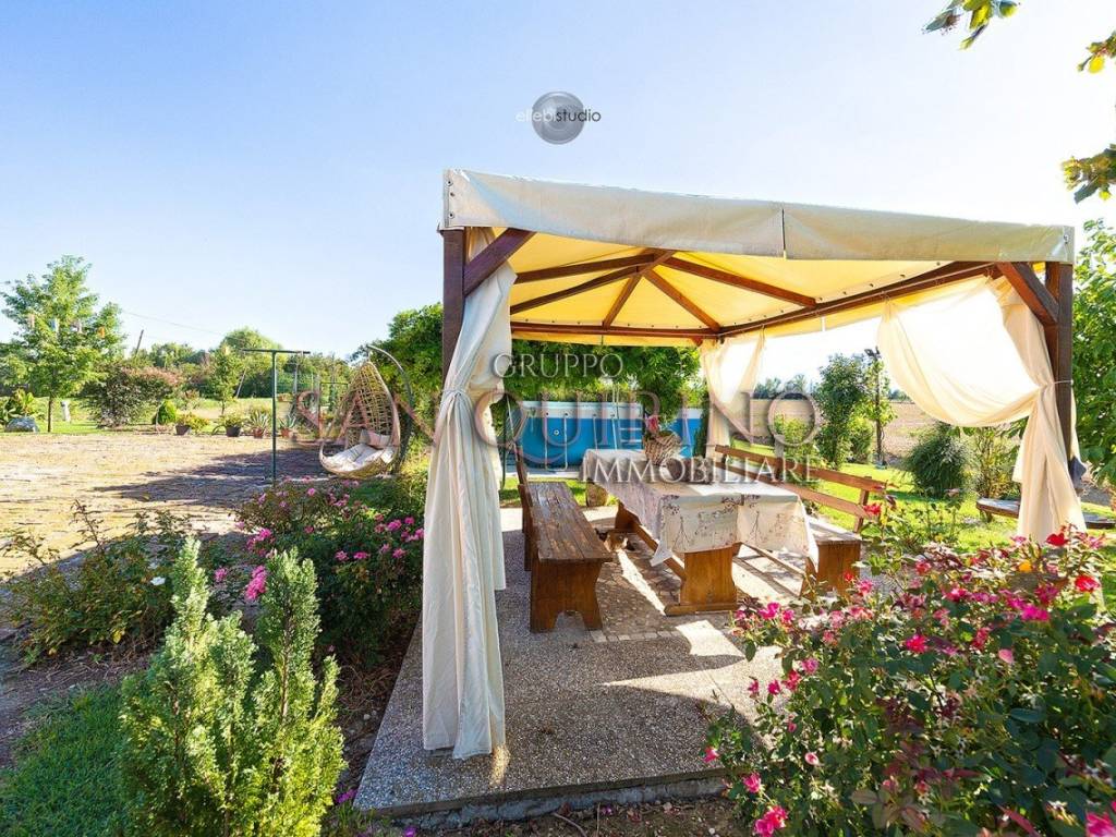 Villa a Guastalla in Via Peroggio, 28 - Foto 2