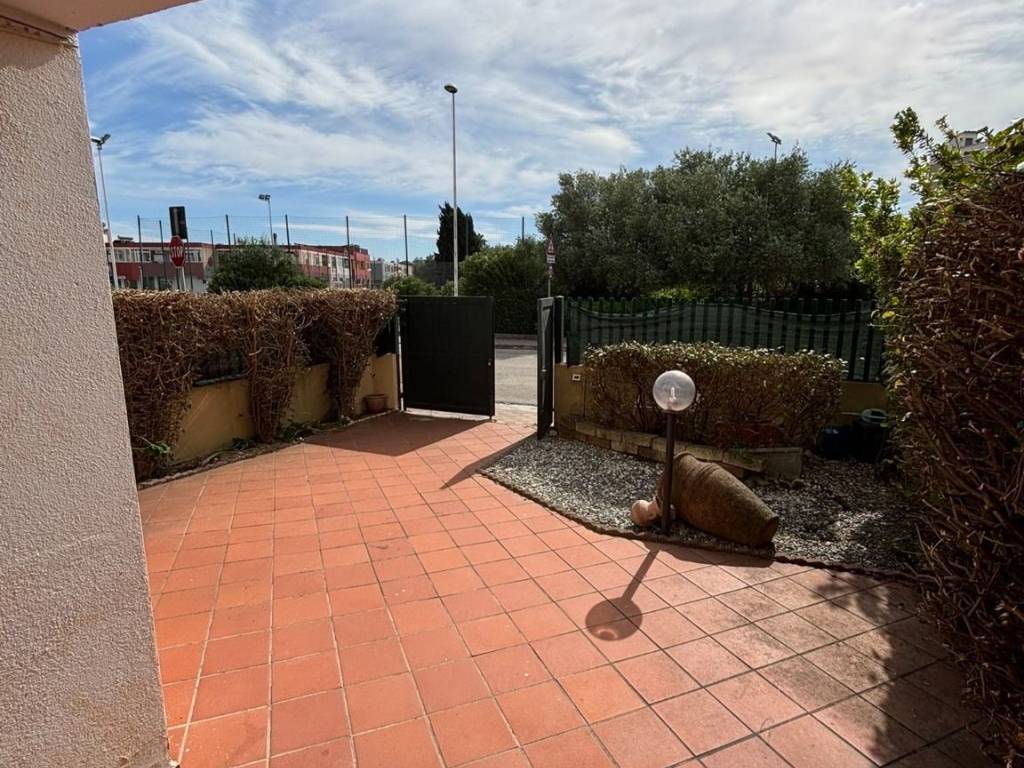 Villetta a schiera a Elmas in Via C. Dettori, 24 - Foto 2
