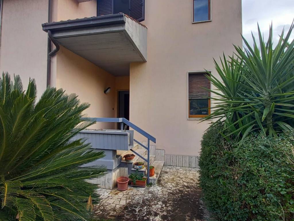 Villa a Ascoli piceno in Via dei Ranuncoli - Foto 3