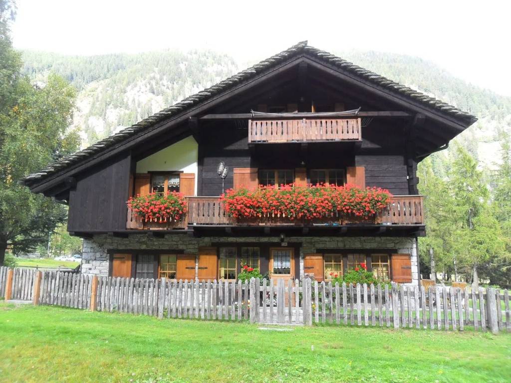 Villa a Macugnaga in Centro Abitato Isella S.N.C. - Foto 2